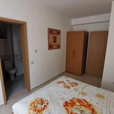 Homely, 2 Bed Apt, 4* Vineyards Apartmán